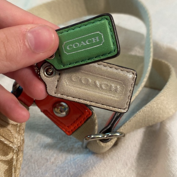 Vintage Coach Poppy crossbody purse - Picture 4 of 7